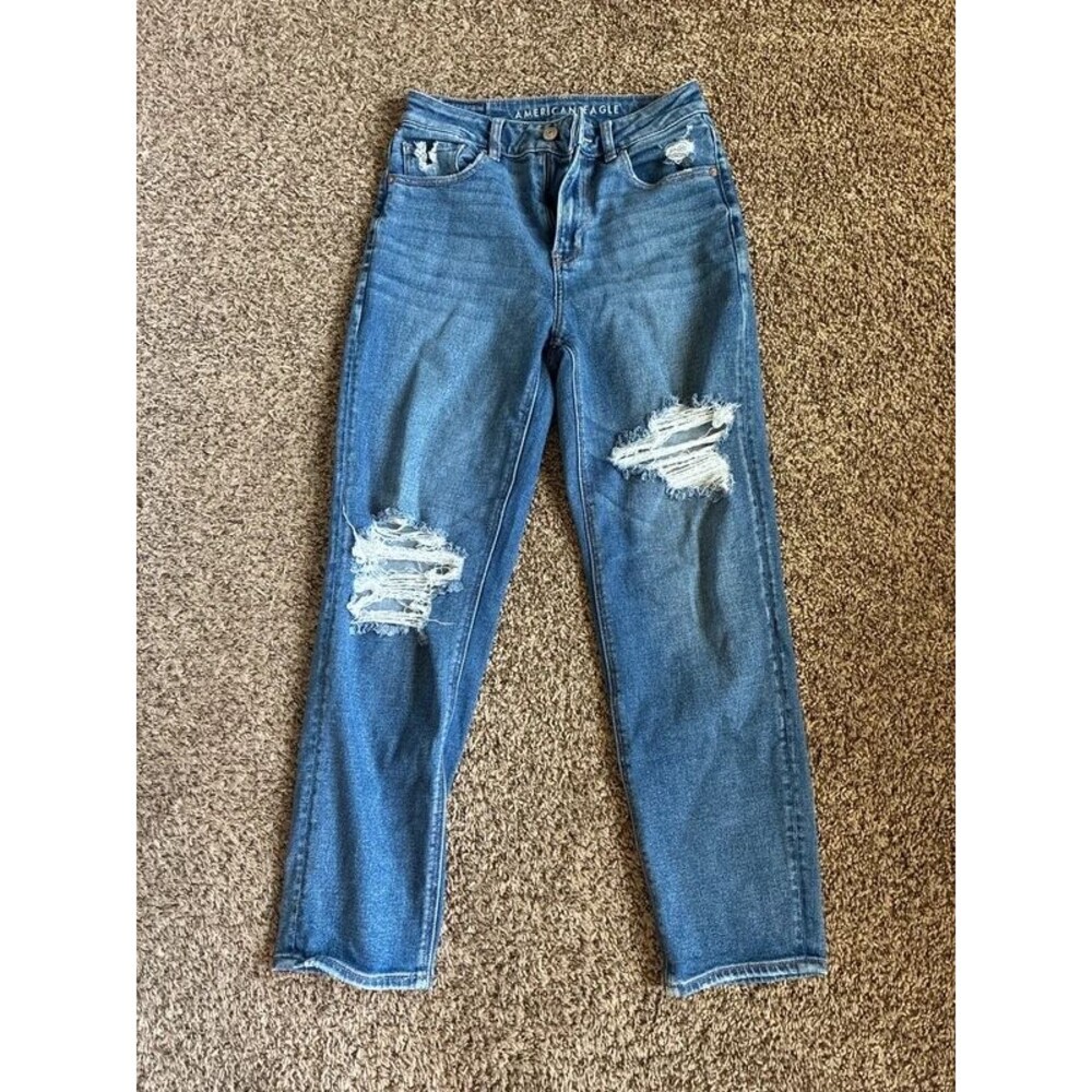 American Eagle Mom Straight Jean, Size 2, Ripped